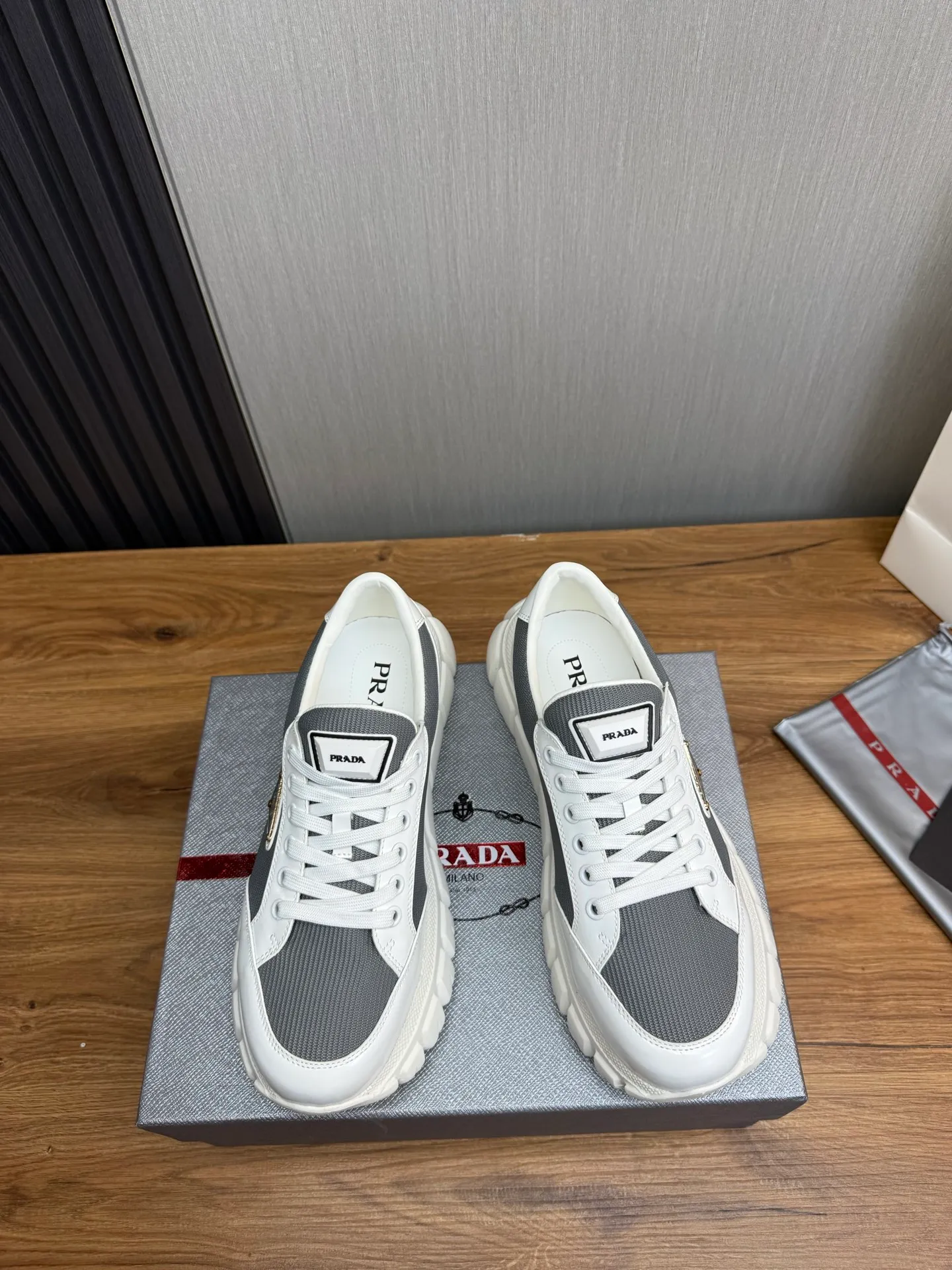 Men's shoes 💰580💰 [PRADA] Popular men's shoes shipped 👏Official website synchronization ⬆️Original cowhide fabric + cowhide lining, 1⃣️:1⃣️reproduction, original sole, 38-45 (45. Customized, non-refundable)
